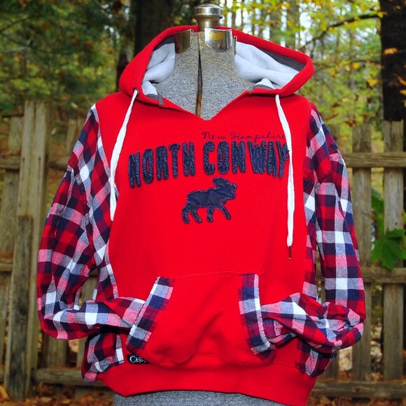 North Conway NH Upcycled Reconstructed Red Hoodie Sweatshirt Med Check Sleeves - Picture 1 of 11
